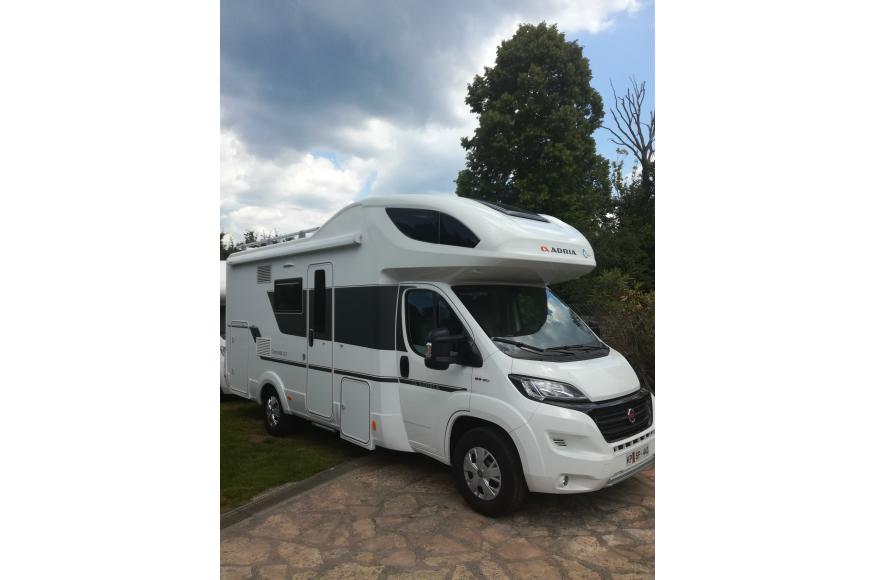 ADRIA CORAL XL 600 DP do 4 oseb