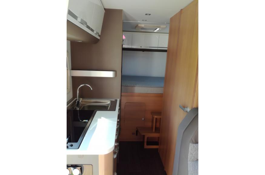 ADRIA CORAL XL 600 DP do 4 oseb